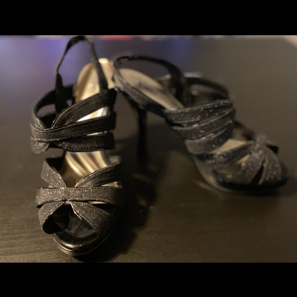 High Heels - Picture 2 of 5